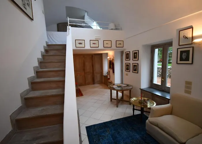 Castello Apartment *