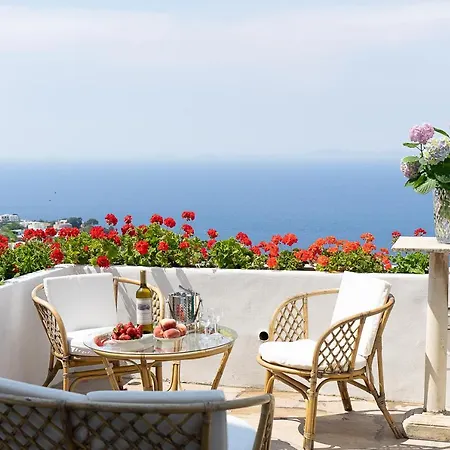 Castello Apartment *