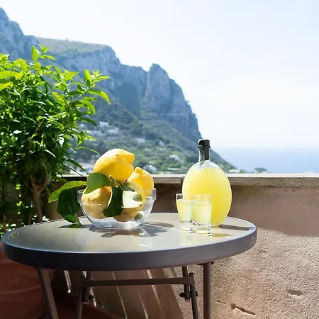 Castello Apartment *